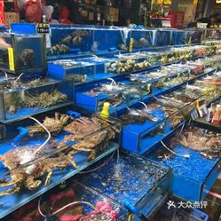 走進(jìn)黃沙海鮮水產(chǎn)交易市場 鮮活的海洋盛宴與零售新體驗